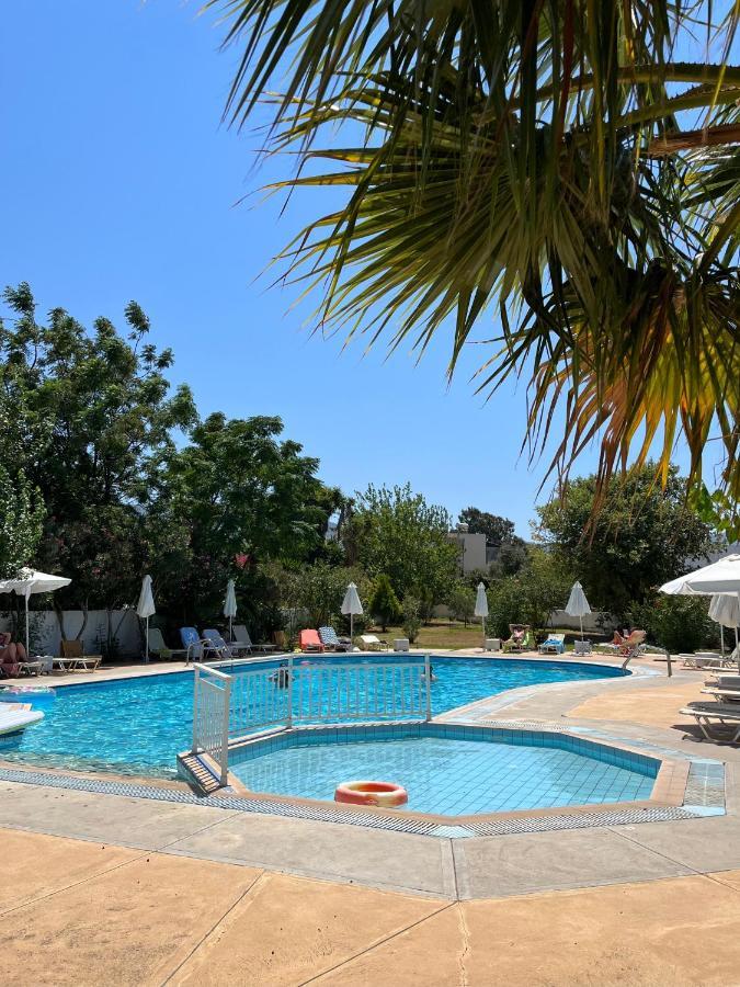 Theodorou Beach Hotel Apartments Psalidi  Esterno foto