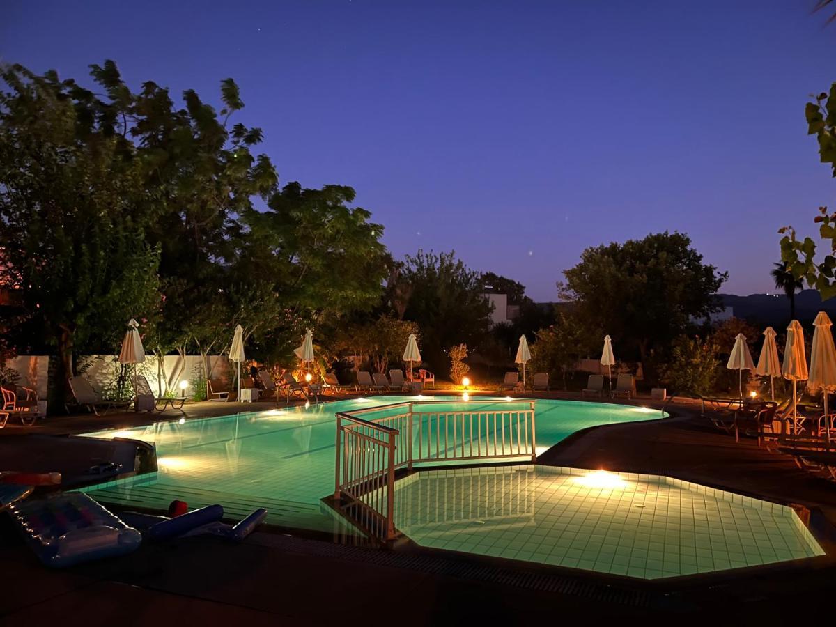 Theodorou Beach Hotel Apartments Psalidi  Esterno foto