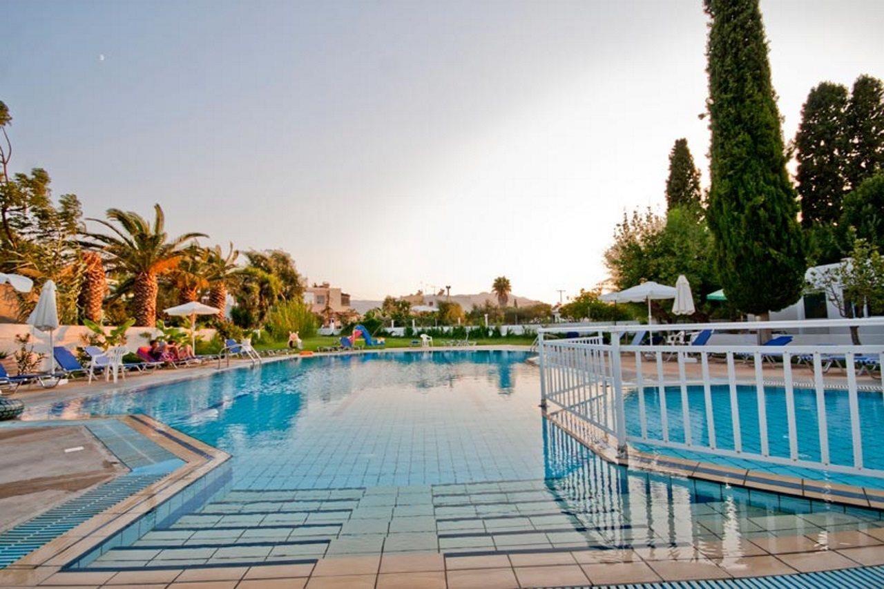 Theodorou Beach Hotel Apartments Psalidi  Esterno foto