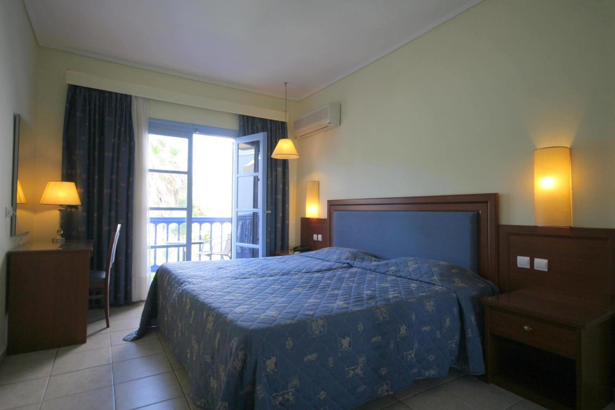 Theodorou Beach Hotel Apartments Psalidi  Esterno foto