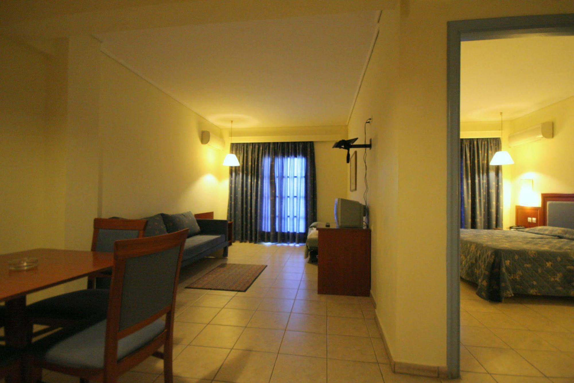 Theodorou Beach Hotel Apartments Psalidi  Esterno foto